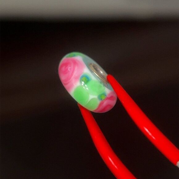 Trollbead Rose Bead - Picture 2 of 4